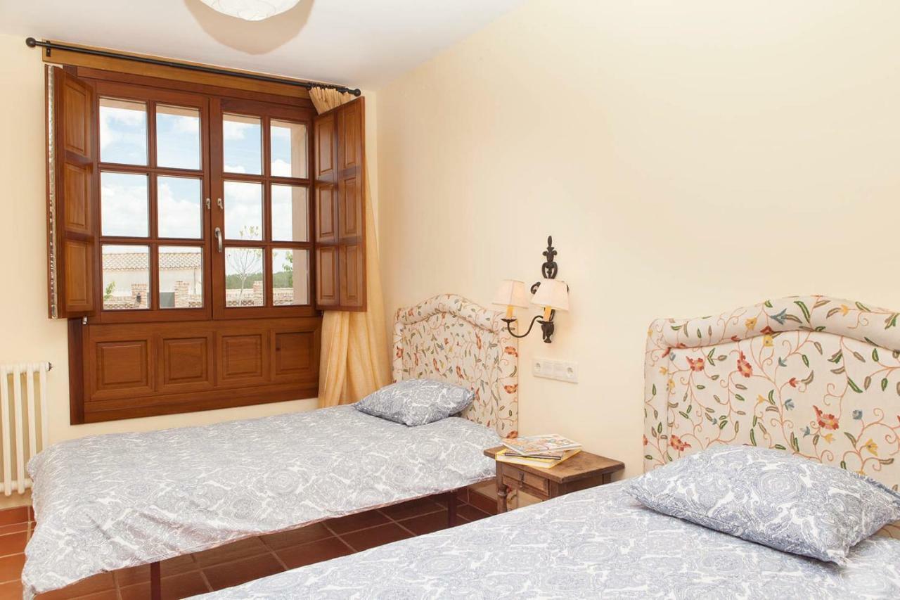 Casa Roble Guest House Almenara de Tormes Exterior photo